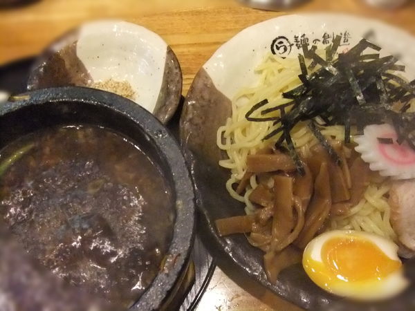 「石焼きつけ麺 バリ黒」@らーめん岡崎 鶴ヶ島店の写真