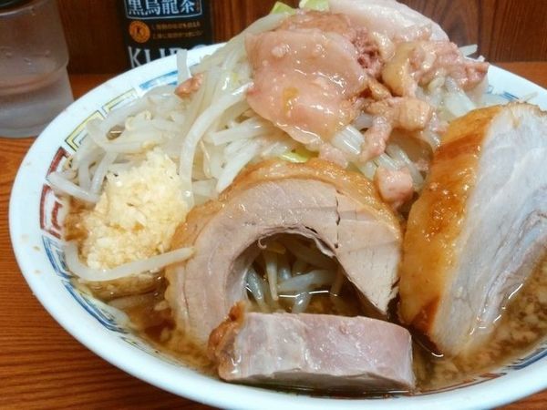 「ラーメン（麺少なめ、ヤサイ少し多めニンニクアブラ）」@ラーメン二郎 亀戸店の写真