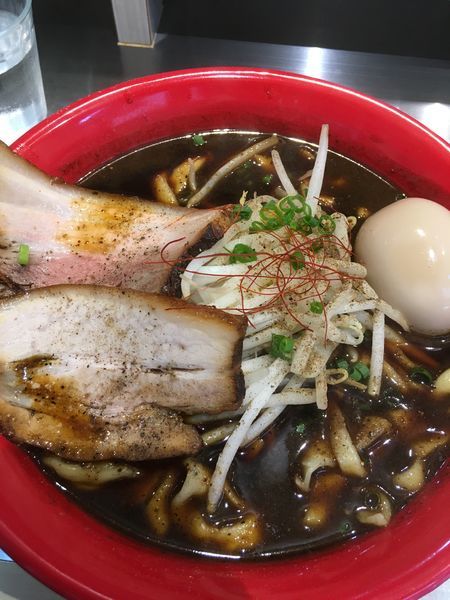 「玉BLACKらーめん」@麺創研 紅 BLACKの写真