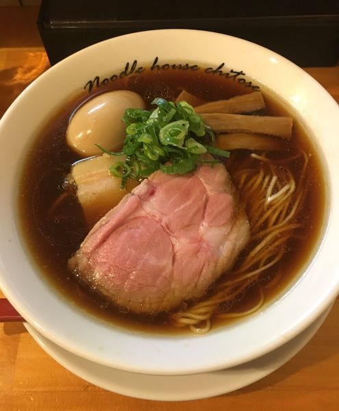 「醤油(細麺)￥750 with エビス小瓶￥400」@麺庵ちとせの写真