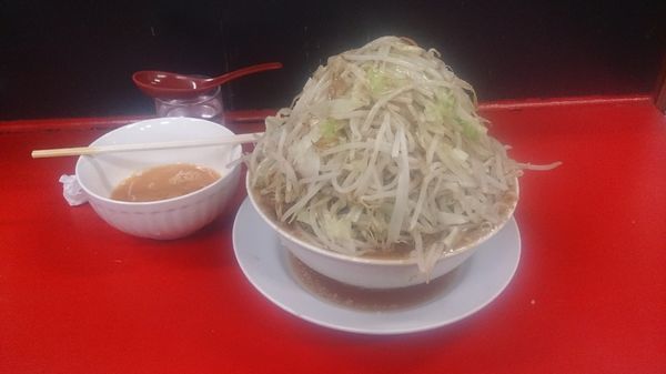 「らーめん730円+生卵2個100円」@豚男 -BUTAMEN-の写真