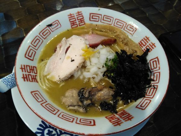 「（限定）濃厚牡蠣そば（ガーリックライス付）¥900」@特級鶏蕎麦 龍介の写真