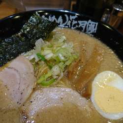 嵐げんこつらあめん 680円