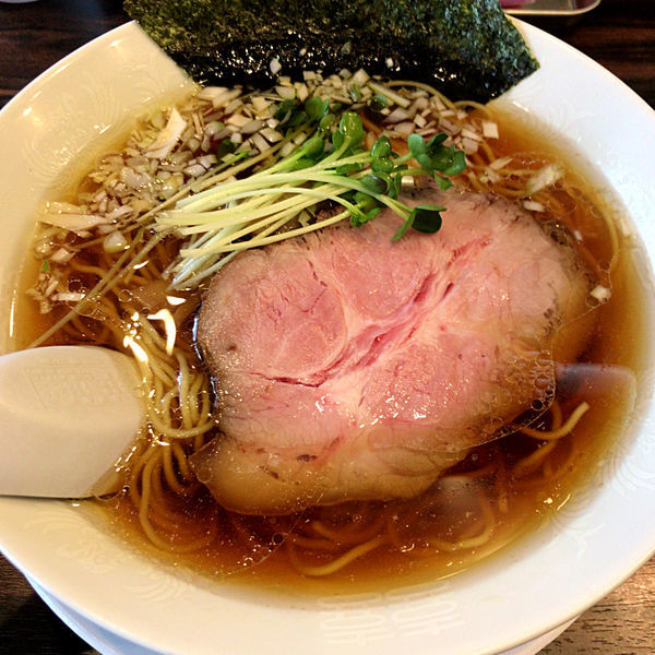 「醤油ラーメン　700円」@稲荷屋の写真