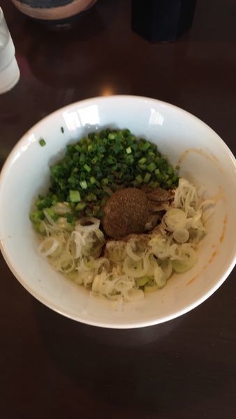「汁なし担々麺+温玉+ネギだく」@らーめん la.la.la.の写真