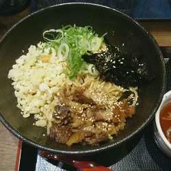 すじ香露まぜそば_850円