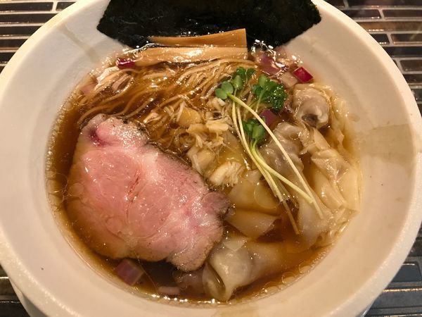「中華そば ＋海老雲呑  930円」@noodles kitchen GUNNERS 新丸子店の写真