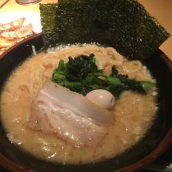 豚骨醤油らーめん 780円