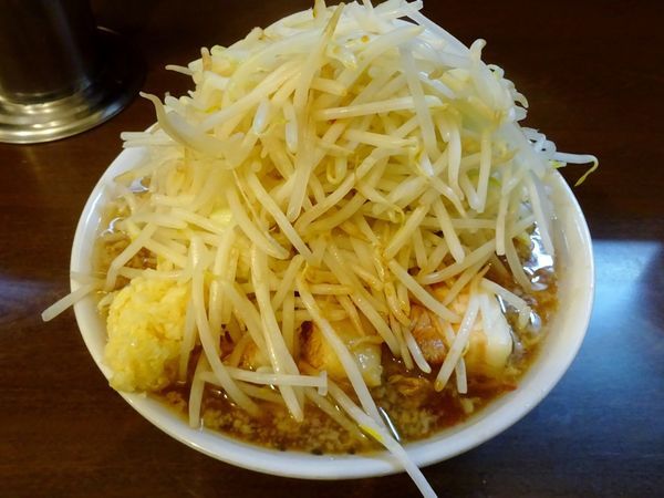 「ラーメン小（700円）＋豚券（100円）ヤサイニンニク」@ラーメンこじろう 526 武蔵小杉店の写真