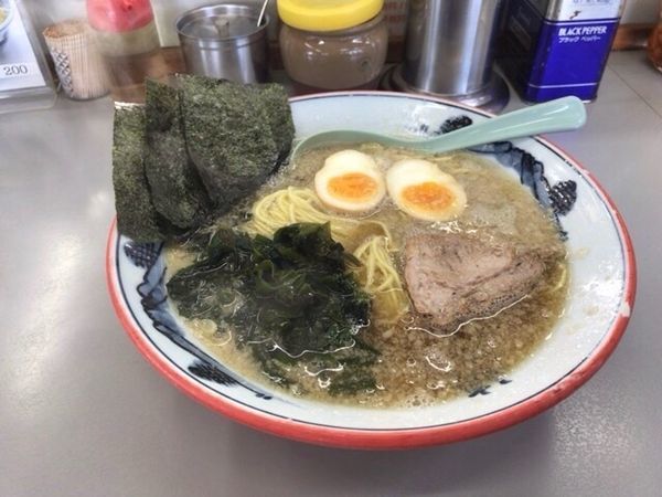 「ラーメン脂多め+サービス煮卵」@ラーメンショップ 122号騎西店の写真
