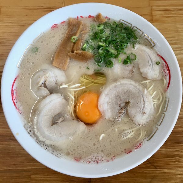 「満腹ラーメン 生卵入り (640円)」@丸幸ラーメンセンター 基山店の写真