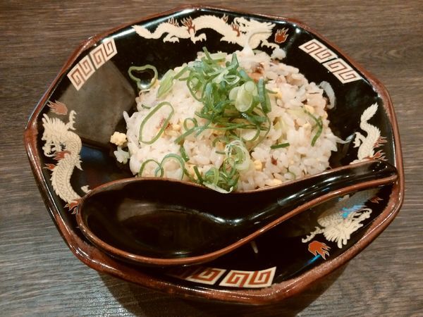 「龍神半チャーハン」@節骨麺たいぞう 池袋東口店の写真