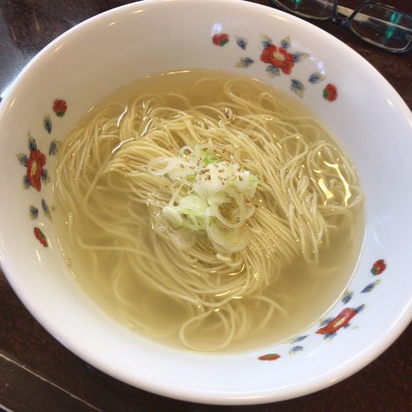 「塩ラーメン450円」@ラーメン寺子屋 麺倶楽部の写真