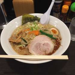 野菜のっけラーメン800円