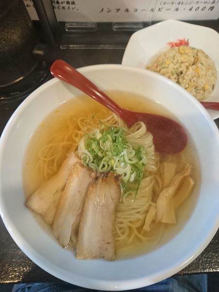 「植竹 850円 鶏塩ラーメン+やきめし(赤)」@やきめし屋 植竹の写真