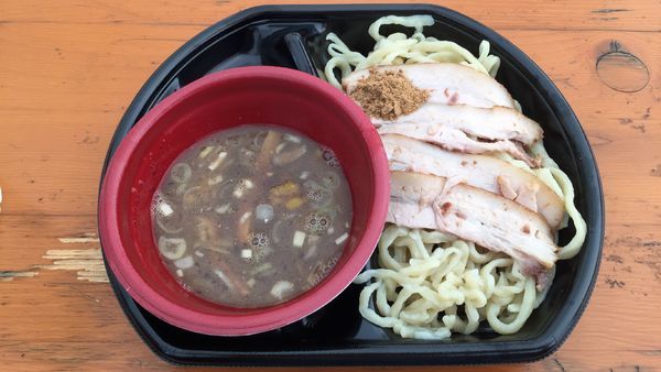 「手打つけめん チャーシュートッピング」@手打 焔の写真