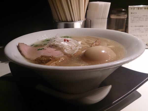 「塩そば+味玉」@SOBAHOUSE金色不如帰の写真