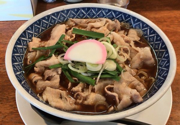 「肉そば(醤油)中盛(750円＋100円)」@多摩利屋の写真