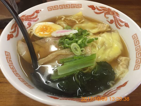 「ワンタンメン 700円」@手打ラーメン ほうらいの写真