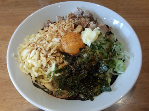 「まぜそば小全部乗せ850円」@三代目 溝口屋の写真