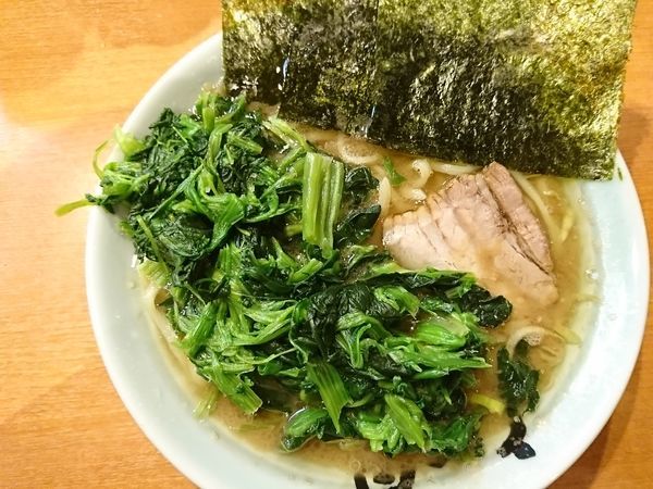 「ラーメン＋ほうれん草多め」@とさの家の写真