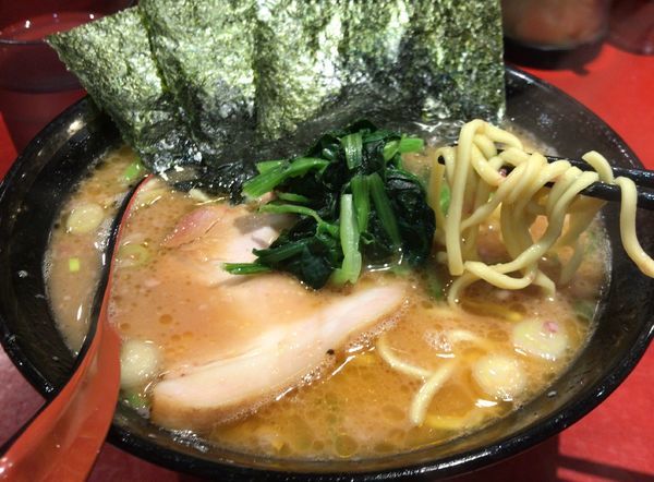 「ラーメン(680円)」@厚木家の写真