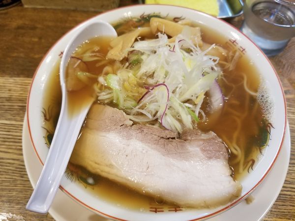 「１０月限定　あさりとはまぐりの醤油らあめん」@らあめん 寸八 総本店の写真