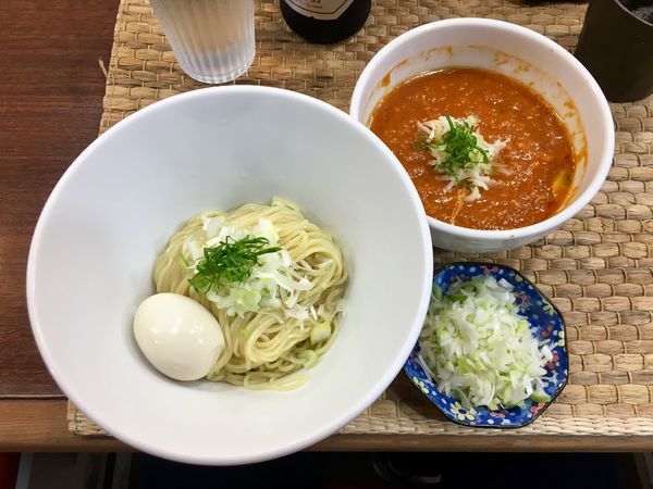 「水を使わないで作ったトマトつけ麺【限定】900円+ネギ」@ONLY ONE NOODLE 壱富士の写真