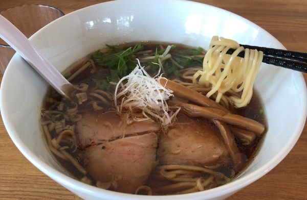 「正油ラーメン(780円)」@湖麺屋 Reel Cafeの写真