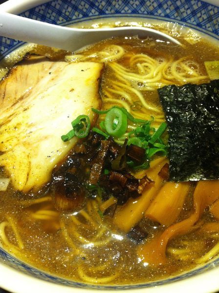 「ら〜めん 醤油 煮干味」@七重の味の店 めじろ 代々木店の写真