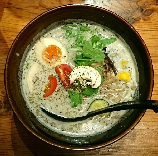 「キノコのベジソバ 味玉」@ソラノイロ トンコツ&キノコの写真