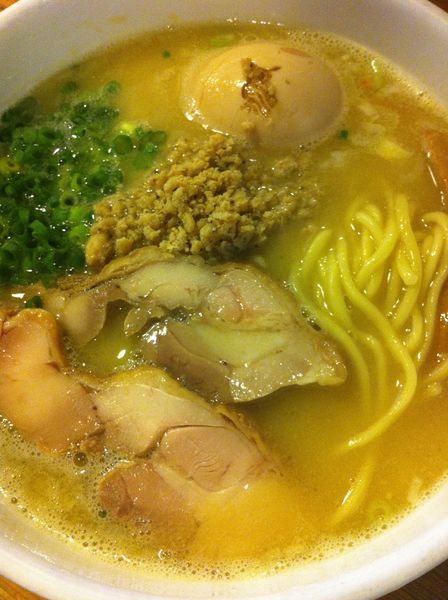 「白鶏らーめん」@鶏の穴の写真