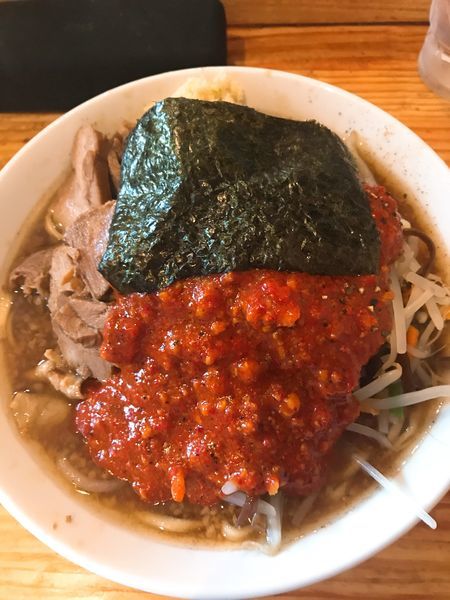 「豚入りオロチョンラーメン+中盛り」@にかいやの写真