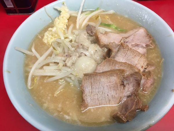 「小豚　麺半分ニンニクアブラ」@ラーメン二郎 新宿歌舞伎町店の写真