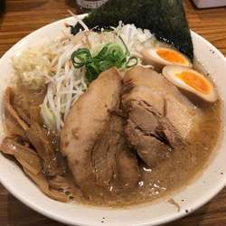 かいじの豚そば 並盛り 950円