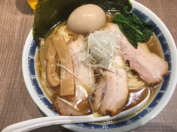 「煮干し中華そばスペシャル+中盛／￥1,000+100」@東大和ラーメン大冬樹Season2の写真