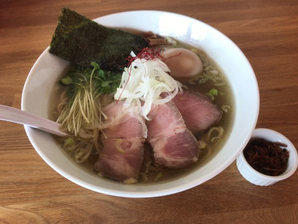 「特製塩ラーメン1100円」@湖麺屋 Reel Cafeの写真