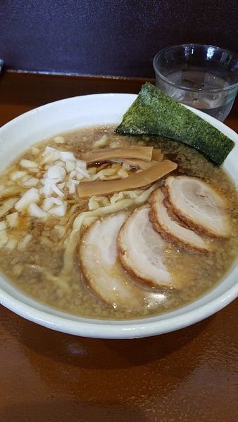 「背脂煮干しらーめん」@麺処いろ葉の写真