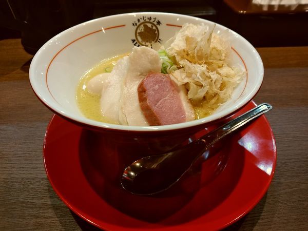 「鶏度MAX醤油らーめん(並盛・110g)1,200円」@らーめんや なかじゅう亭 高崎オーパ店の写真