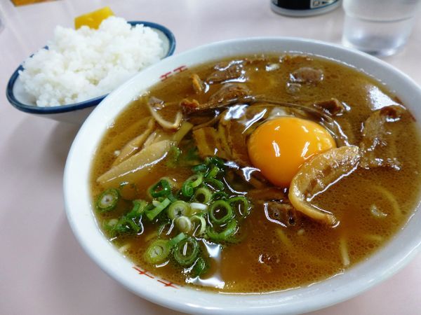 「中肉＋生卵＋めし」@中華そば いのたに 本店の写真