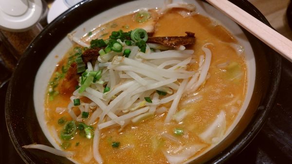 「麦味噌ラーメン８５０円」@由丸 大手町店の写真