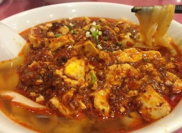 「麻婆豆腐刀削麺(972円)」@四川料理 京華樓 本館の写真