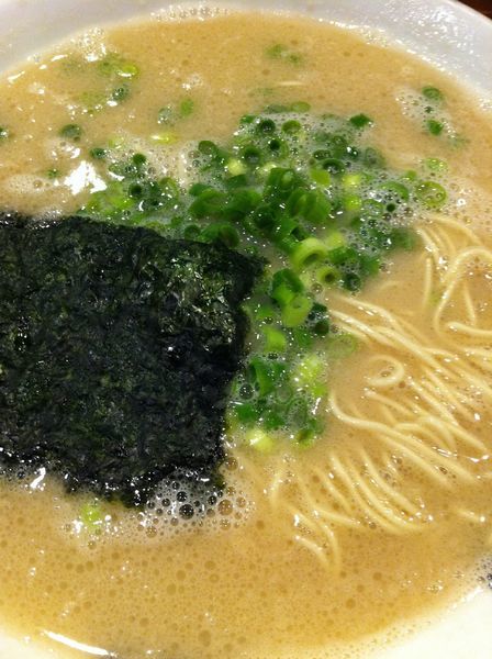 「とんこつらーめん 肉抜き」@博多ラーメン 鶴亀堂 長久手図書館通店の写真