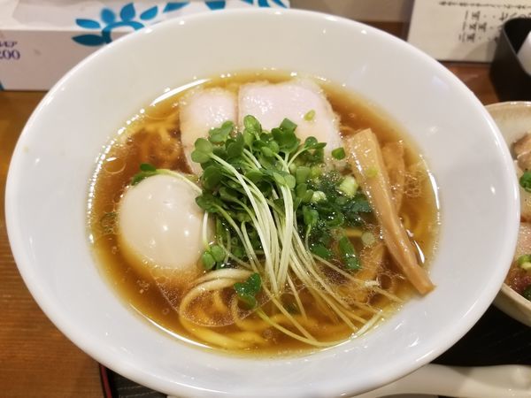 「鶏醤油麺　手もみ麺　味玉トッピング」@麺や 阿吽の写真