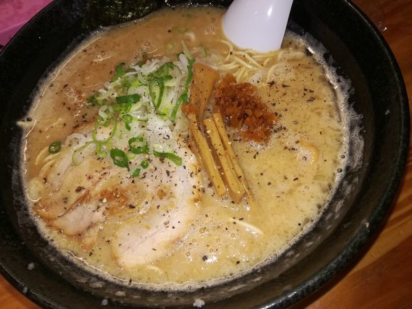 「黒とんラーメン」@とんこつらーめん いちの屋の写真