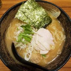 濃厚鶏骨醤油そば