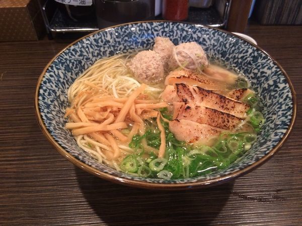 「あっさり鶏そば ＋替え玉 ＋ 鶏チャーシュー ＋鶏だんご」@鶏そば 一瑳の写真