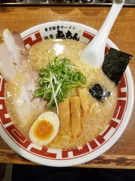 「東京豚骨ラーメン」@屯ちん 池袋本店の写真