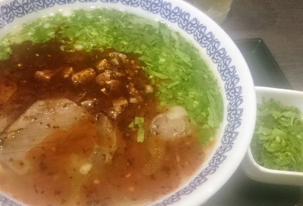 「蘭州牛肉面（三角麺）＋パクチー」@馬子禄 牛肉面の写真