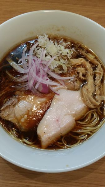 「醤油らぁめん」@本格中華蕎麦 ゆるぎの写真